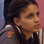 Ung jente ser tankefull ut.