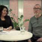 Foto av Solveig Bratland og Egil Schau som blir intervjuet.