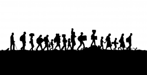 Silhuetter av mennesker på flukt