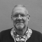 portrettbilde av Bjørn Teistung_mann med briller som smiler