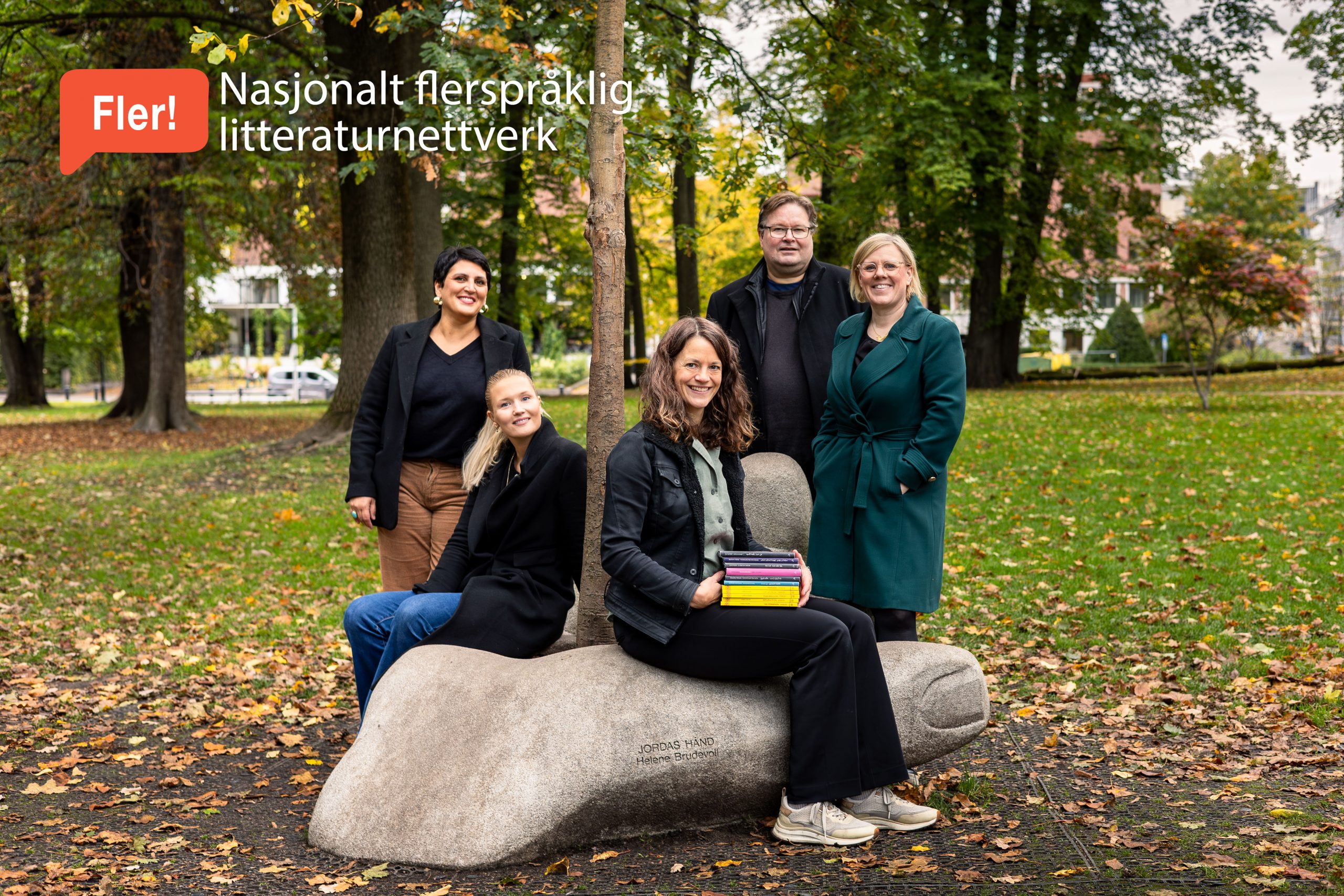 Foto av kontaktpersoner i nettverket, fra venstre: Nisrin Maktabi Barkouki (NBI), Elise Wagner Finnanger (NAFO), Hanna Bovim Bugge (Stiftelsen LESE), Oddbjørn Hansen (DFB) og Taran Nordsveen (Litteraturhuset).